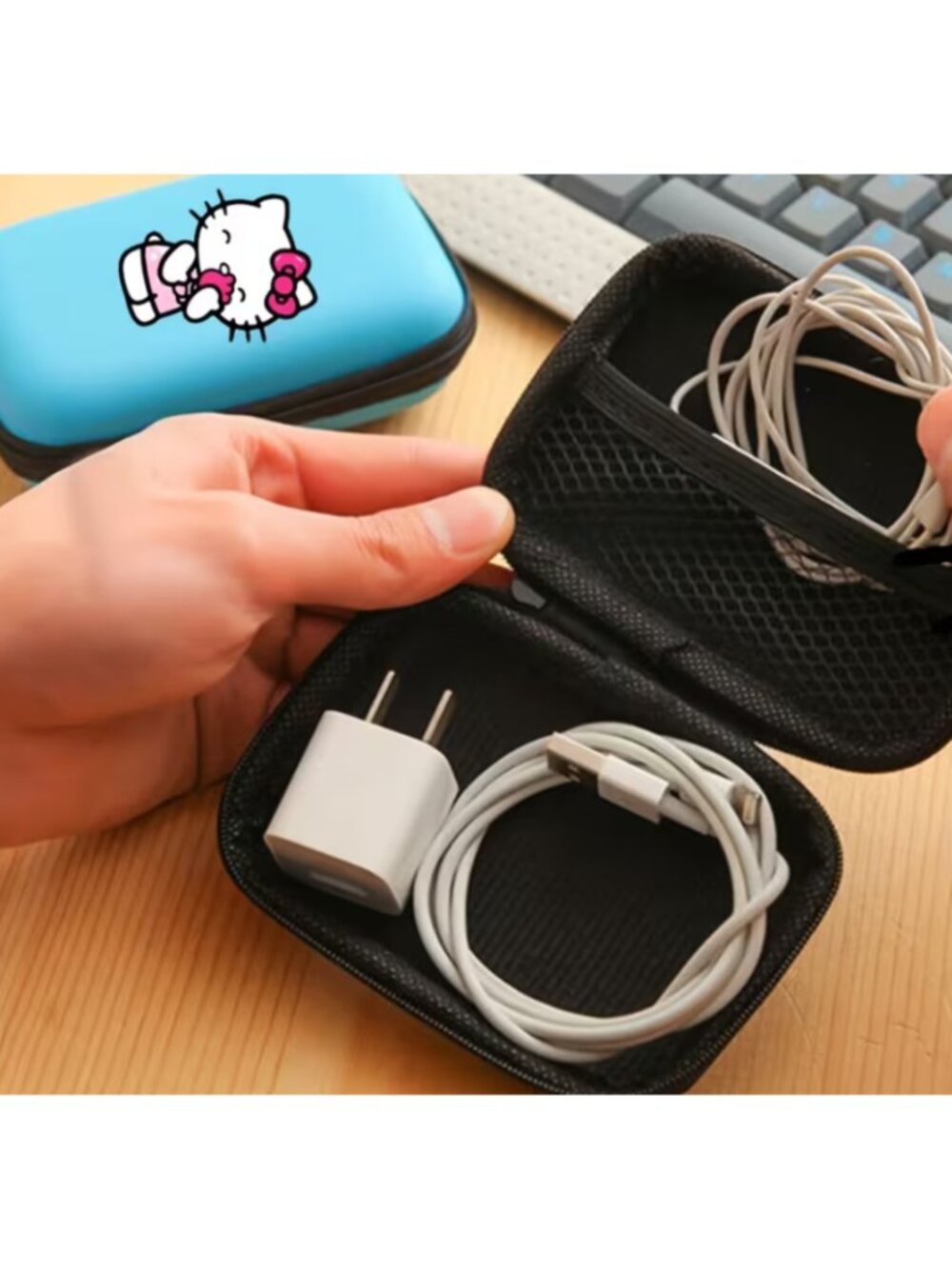 Hello Kitty Hard Shell Cable Organizer Travel Case - Picture 3 of 4